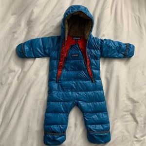 Patagonia baby bunting 0-3, runs large